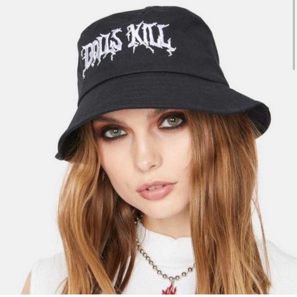 Sold -🤍Dolls Kill Black Bucket Hat with melting white logo 🖤🤍